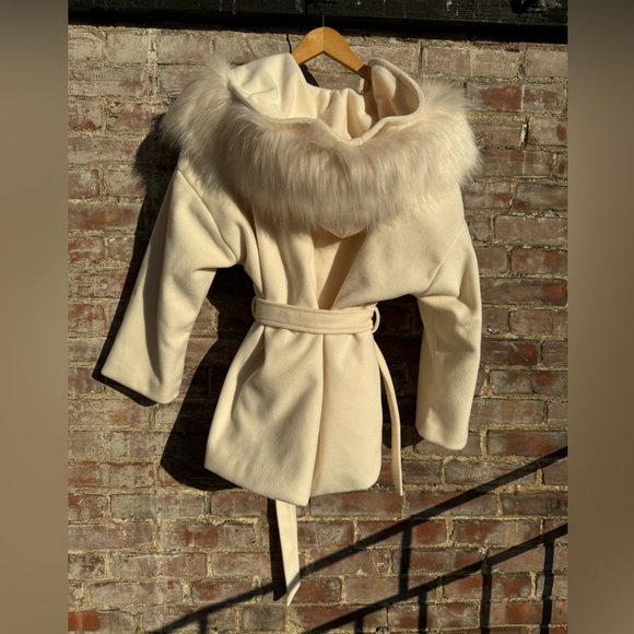 Off White Winter Belted 3/4 Length Coat With Fur Hood M - Picture 6 of 9